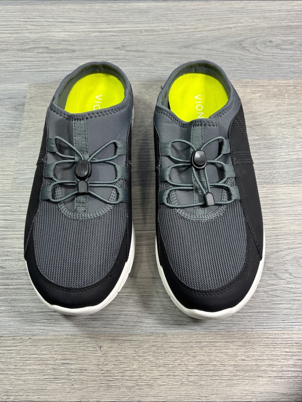 Vionic Gray Zuri Slip On Mule Sneakers - size 9 Like NEW